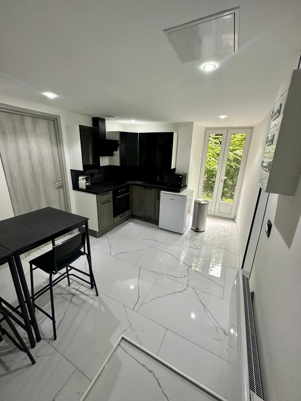 Suite Cosy Chic Saint-Claude Bagian luar foto